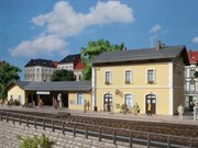 Сборная модель Строение для железной дороги Вокзал Plottenstein 1:87 HO Auhagen 11369