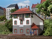 Сборная модель Строение для железной дороги Диспетчерский пункт Neumuhle 1:87 HO Auhagen 11380