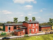 Сборная модель Строение для железной дороги Грузовая станция 3 в 1 Neukloster 1:87 HO Auhagen 15103