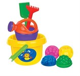 Набор для игры в песочнице №209 ведро лопатка грабельки формочки лейка