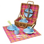 Игрушечная посуда ALEX Набор для пикника в плетеном чемоданчике 18 предметов