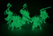 Набор солдатиков Битвы Fantasy Стражи тьмы светящиеся в пакете